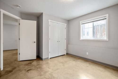 D-204 6 Avenue, Strathmore, AB - Indoor Photo Showing Other Room
