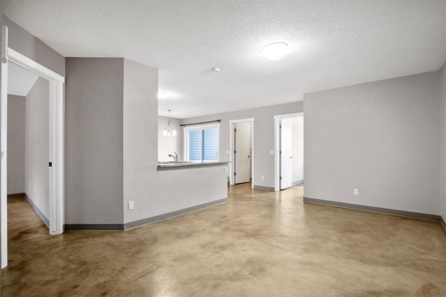 D-204 6 Avenue, Strathmore, AB - Indoor Photo Showing Other Room