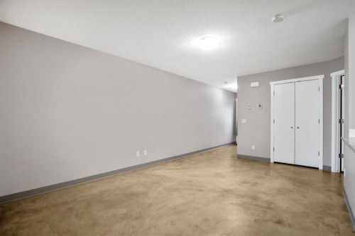 D-204 6 Avenue, Strathmore, AB - Indoor Photo Showing Other Room