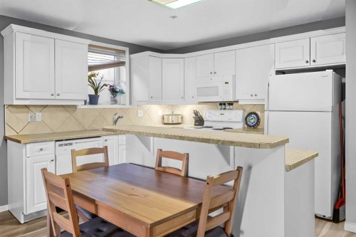 102-139 26 Avenue Nw, Calgary, AB - Indoor