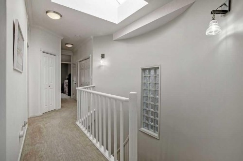 47 28 Avenue Sw, Calgary, AB - Indoor Photo Showing Other Room