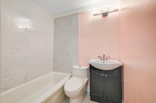 201-1027 12 Avenue Sw, Calgary, AB - Indoor Photo Showing Bathroom