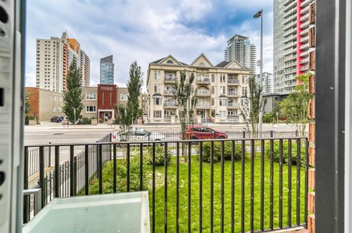 201-1027 12 Avenue Sw, Calgary, AB - Outdoor With Facade