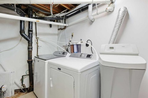69 Harrow Crescent Sw, Calgary, AB - Indoor Photo Showing Laundry Room
