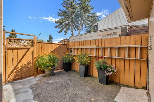 713 44 Street Se, Calgary, AB - Outdoor