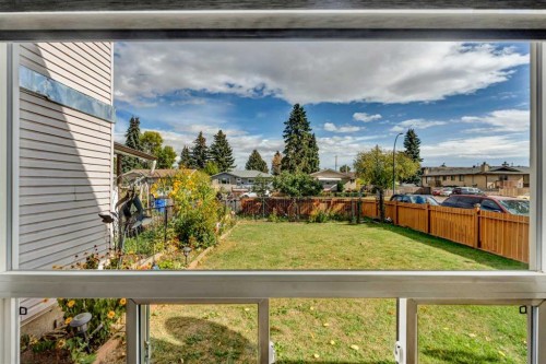 713 44 Street Se, Calgary, AB - Outdoor