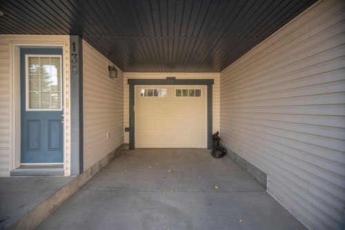 136 New Brighton Point Se, Calgary, AB - Outdoor With Exterior