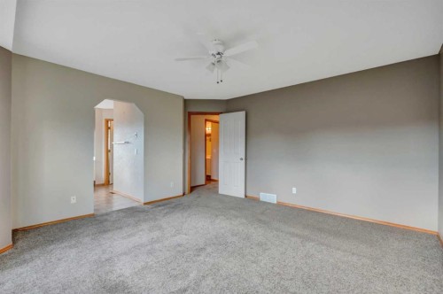 60 Citadel Peak Mews Nw, Calgary, AB - Indoor Photo Showing Other Room