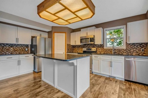 60 Citadel Peak Mews Nw, Calgary, AB - Indoor Photo Showing Kitchen With Stainless Steel Kitchen