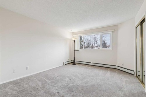 2309-2309 Hawksbrow Point, Calgary, AB - Indoor Photo Showing Other Room