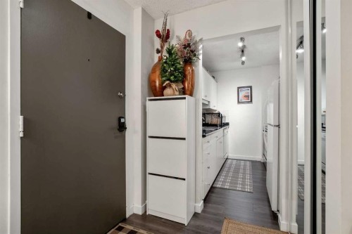 301-523 15 Avenue Sw, Calgary, AB - Indoor Photo Showing Other Room