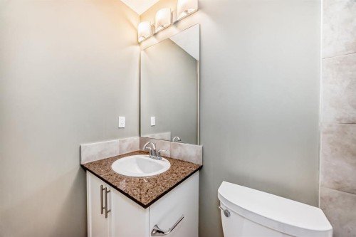 12 Cougar Ridge Landing Sw, Calgary, AB - Indoor Photo Showing Bathroom
