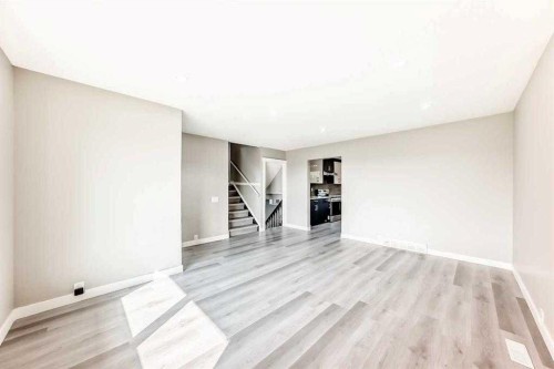 15104 1 Street Se, Calgary, AB - Indoor Photo Showing Other Room