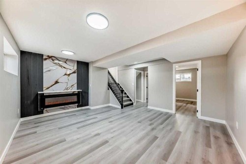 15104 1 Street Se, Calgary, AB - Indoor Photo Showing Other Room