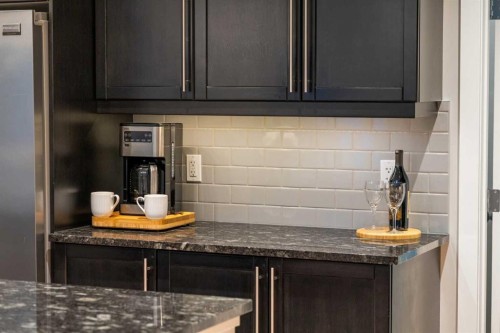 2322 Bayside Circle Sw, Airdrie, AB - Indoor Photo Showing Kitchen