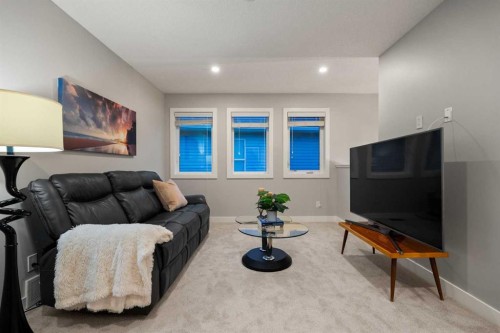 2322 Bayside Circle Sw, Airdrie, AB - Indoor Photo Showing Living Room