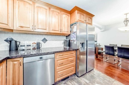 252 18 Avenue Nw, Calgary, AB - Indoor Photo Showing Kitchen With Stainless Steel Kitchen