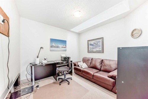 252 18 Avenue Nw, Calgary, AB - Indoor Photo Showing Office