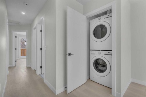 8420 Centre Street Ne, Calgary, AB - Indoor Photo Showing Laundry Room
