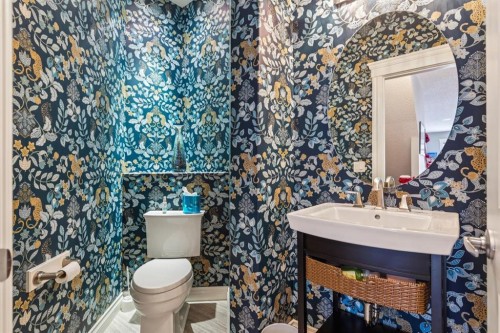 135 Auburn Sound Manor Se, Calgary, AB - Indoor Photo Showing Bathroom