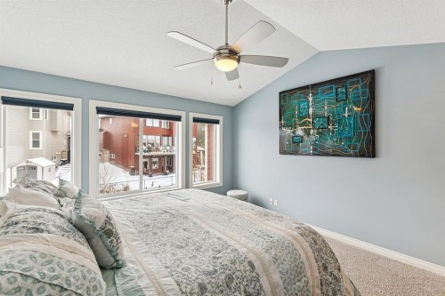 135 Auburn Sound Manor Se, Calgary, AB - Indoor Photo Showing Bedroom