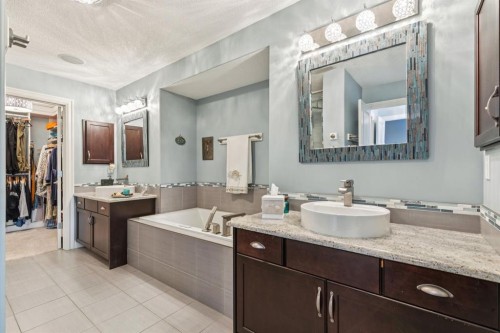 135 Auburn Sound Manor Se, Calgary, AB - Indoor Photo Showing Bathroom