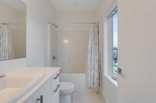 302-6 Merganser Drive, Chestermere, AB - Indoor Photo Showing Bathroom