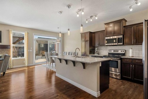48 Evanswood Circle Nw, Calgary, AB - Indoor Photo Showing Kitchen With Upgraded Kitchen
