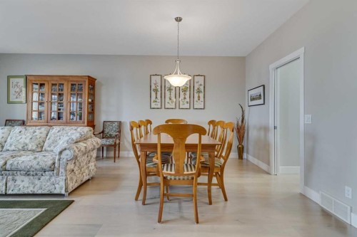 84 Shannon Estates Terrace Sw, Calgary, AB - Indoor Photo Showing Other Room