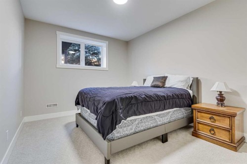 84 Shannon Estates Terrace Sw, Calgary, AB - Indoor Photo Showing Bedroom