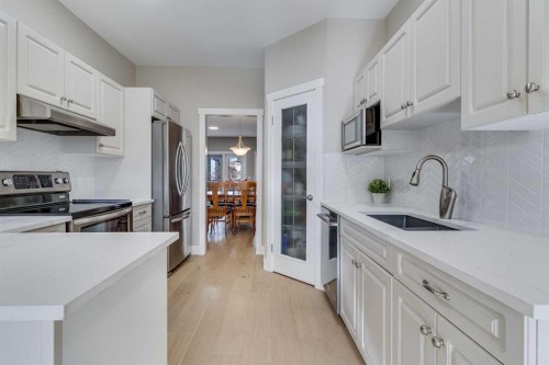 84 Shannon Estates Terrace Sw, Calgary, AB - Indoor Photo Showing Kitchen With Stainless Steel Kitchen With Upgraded Kitchen