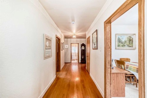 3205 4 Street Sw, Calgary, AB - Indoor Photo Showing Other Room