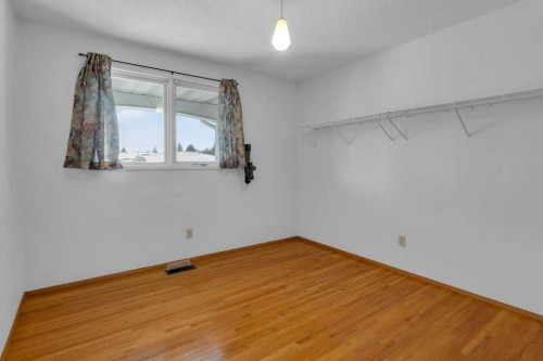 113 Brown Crescent Nw, Calgary, AB - Indoor