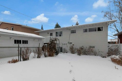 113 Brown Crescent Nw, Calgary, AB - Outdoor With Exterior
