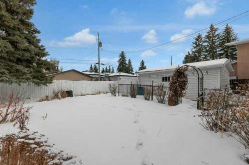 113 Brown Crescent Nw, Calgary, AB - Outdoor