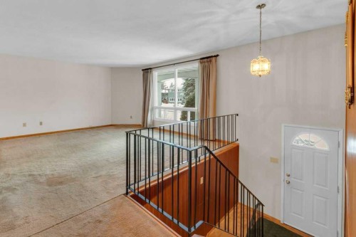 113 Brown Crescent Nw, Calgary, AB - Indoor Photo Showing Other Room