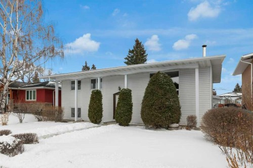 113 Brown Crescent Nw, Calgary, AB - Outdoor