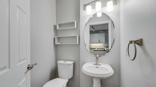 3667 Sierra Morena Road Sw, Calgary, AB - Indoor Photo Showing Bathroom