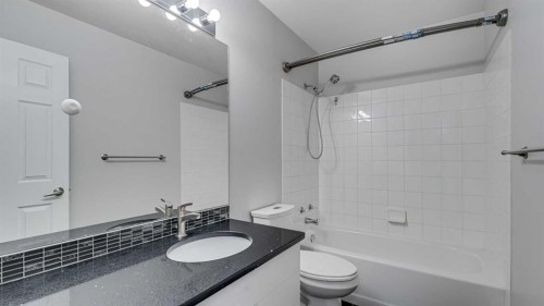 3667 Sierra Morena Road Sw, Calgary, AB - Indoor Photo Showing Bathroom