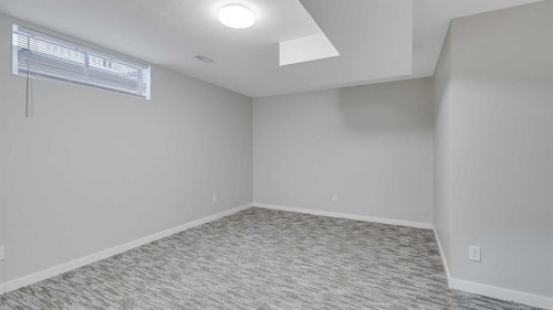 3667 Sierra Morena Road Sw, Calgary, AB - Indoor Photo Showing Other Room
