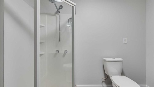 3667 Sierra Morena Road Sw, Calgary, AB - Indoor Photo Showing Bathroom