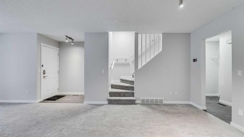 3667 Sierra Morena Road Sw, Calgary, AB - Indoor Photo Showing Other Room
