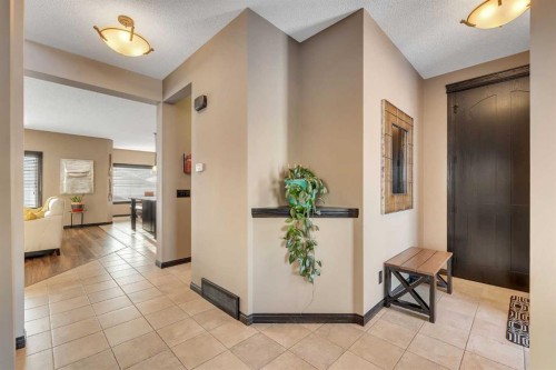 73 Elgin Meadows Link Se, Calgary, AB - Indoor Photo Showing Other Room