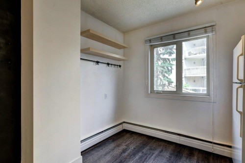 211-1335 12 Avenue Sw, Calgary, AB - Indoor Photo Showing Other Room