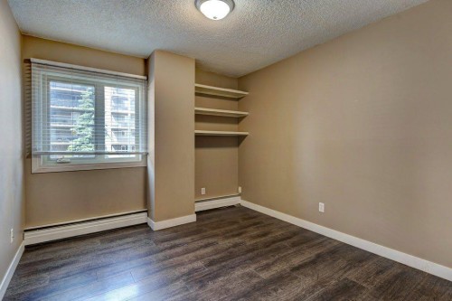211-1335 12 Avenue Sw, Calgary, AB - Indoor Photo Showing Other Room