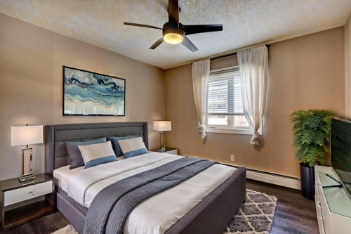 211-1335 12 Avenue Sw, Calgary, AB - Indoor Photo Showing Bedroom
