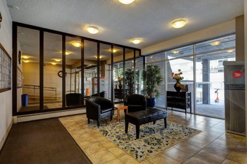 211-1335 12 Avenue Sw, Calgary, AB - Indoor Photo Showing Other Room