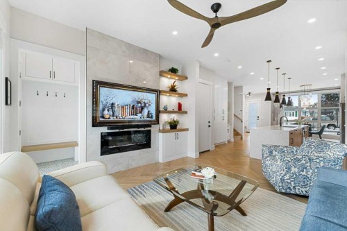 1919 21 Avenue Nw, Calgary, AB - Indoor Photo Showing Living Room