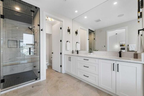 1919 21 Avenue Nw, Calgary, AB - Indoor Photo Showing Bathroom