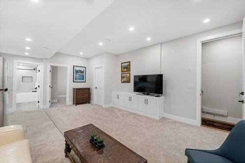 1919 21 Avenue Nw, Calgary, AB - Indoor